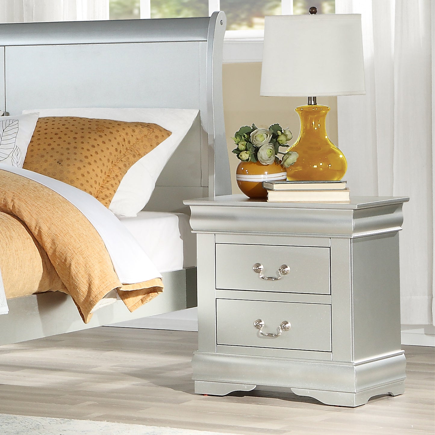 Glavbiku Louis Philippe Nightstand in Platinum 26733