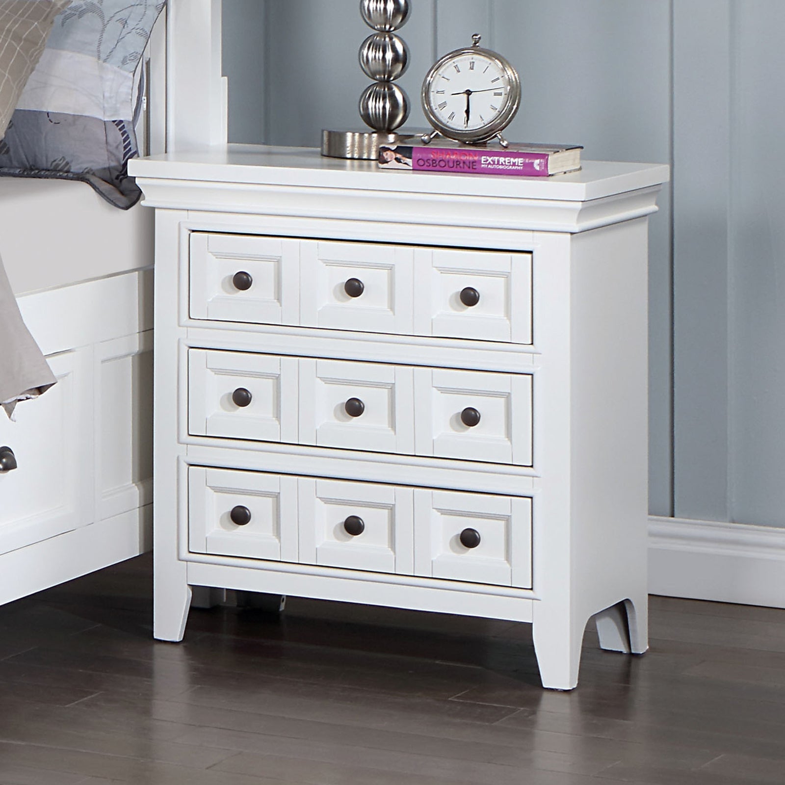 Transitional Style White Color Solid wood 1pc Nightstand Only Bedroom Furniture Bedside Table Round Knobs 3-Drawers Nightstand